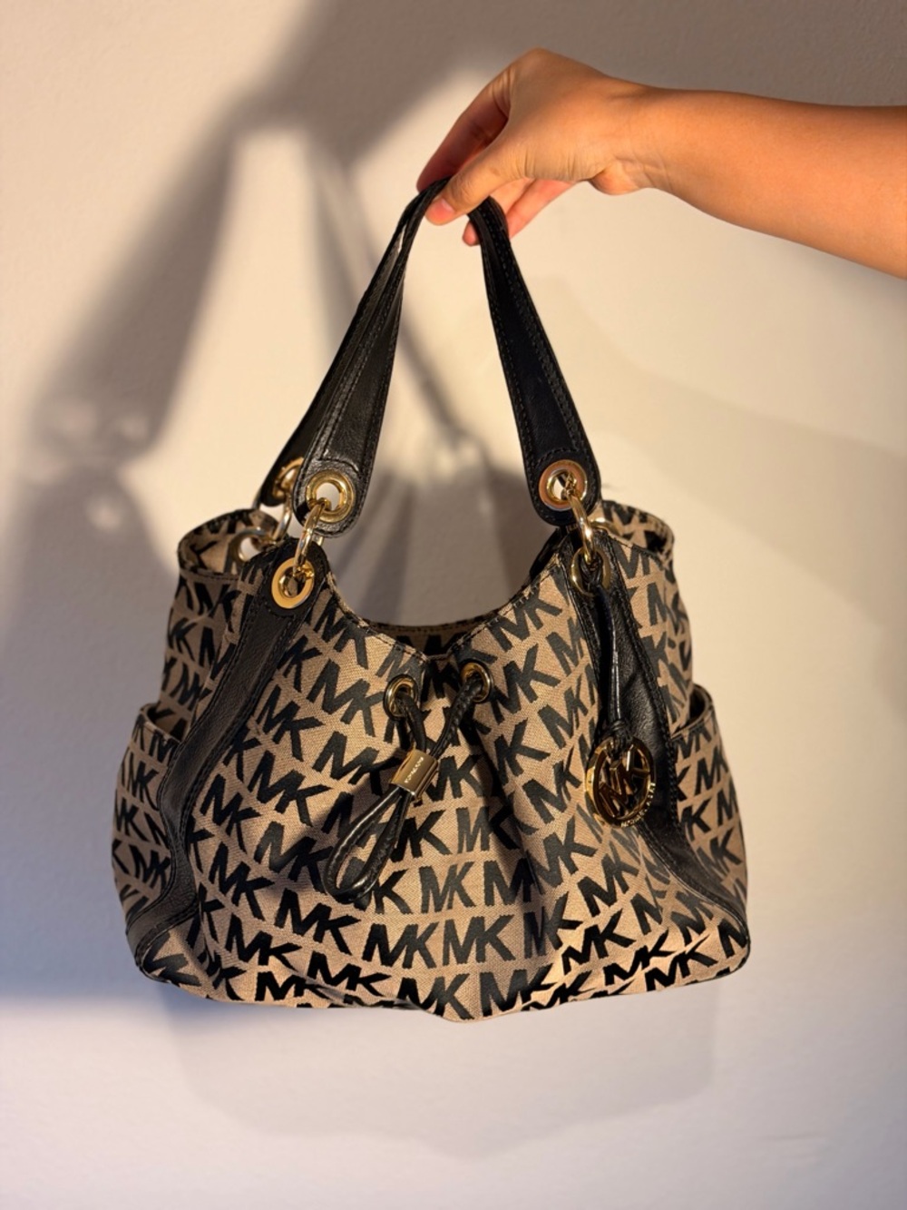 Michael Kors Ludlow Signature Printed Canvas shoulder bag with leather trim